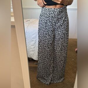 Black & white floral wide leg medium pants